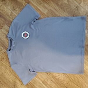 Under Armour Performance Apparel Loose Fit Shirt Size Medium Gray